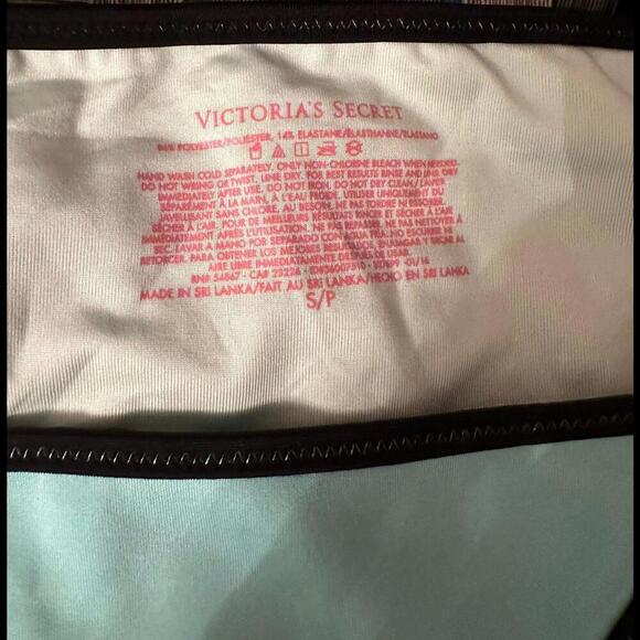 Victoria's Secret Bikini - Unleash Your Beach Beauty - Picture 2 of 2